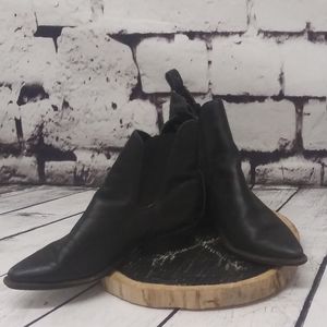 Capezio Ankle Booties sz. 7.5M